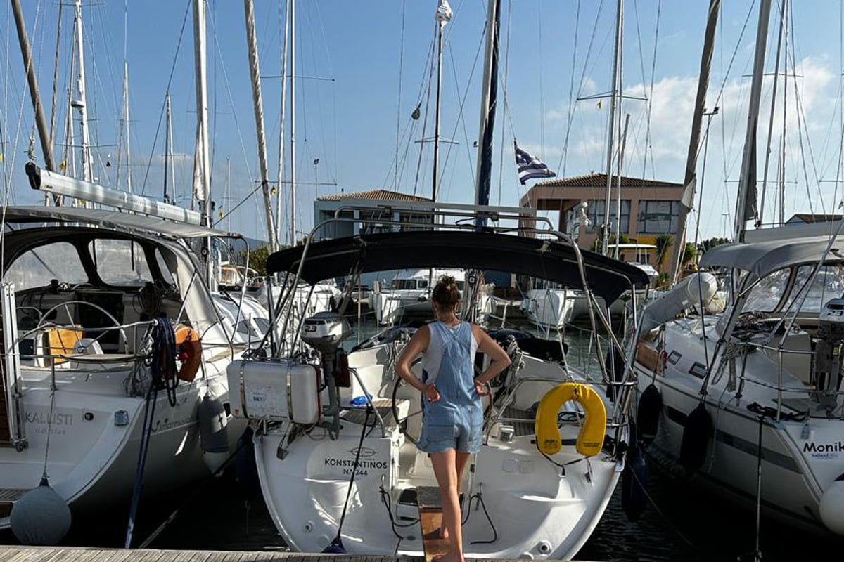 Bavaria 33 Cruiser, Konstantinos