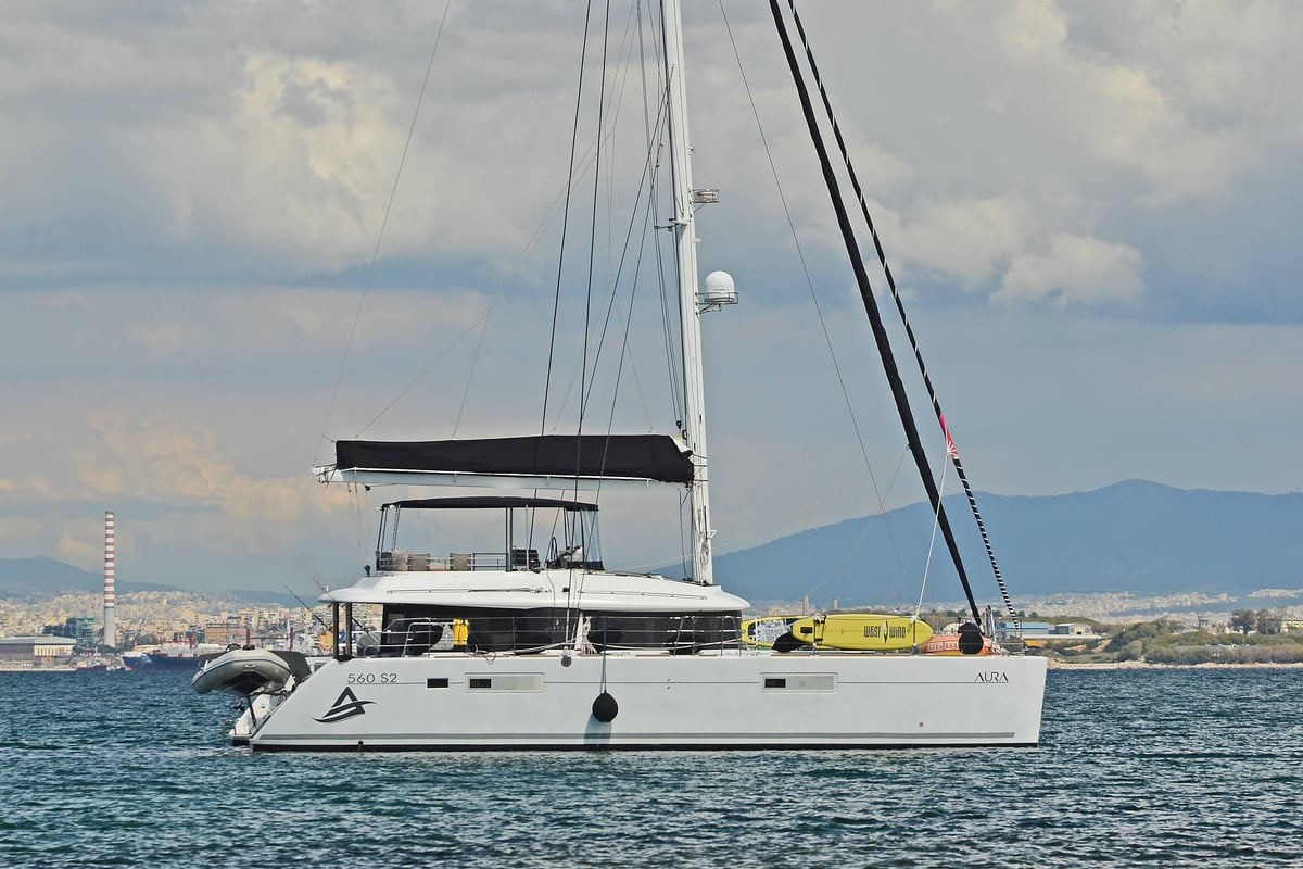 Lagoon 560 S2, Avra