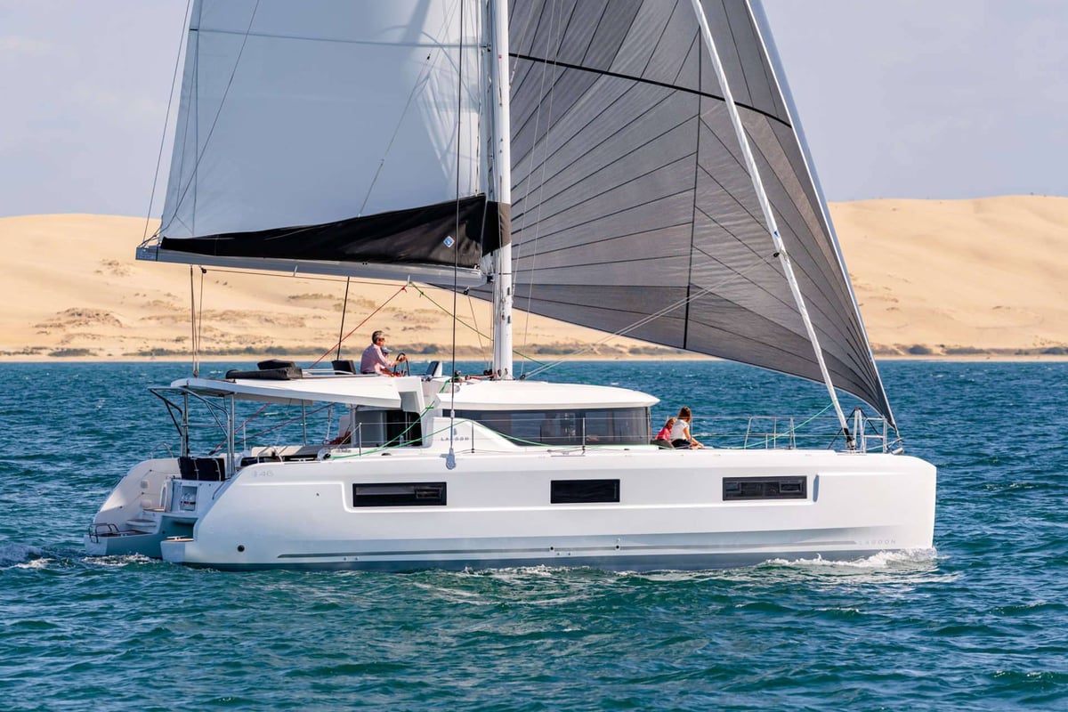 Lagoon 46, Voyager