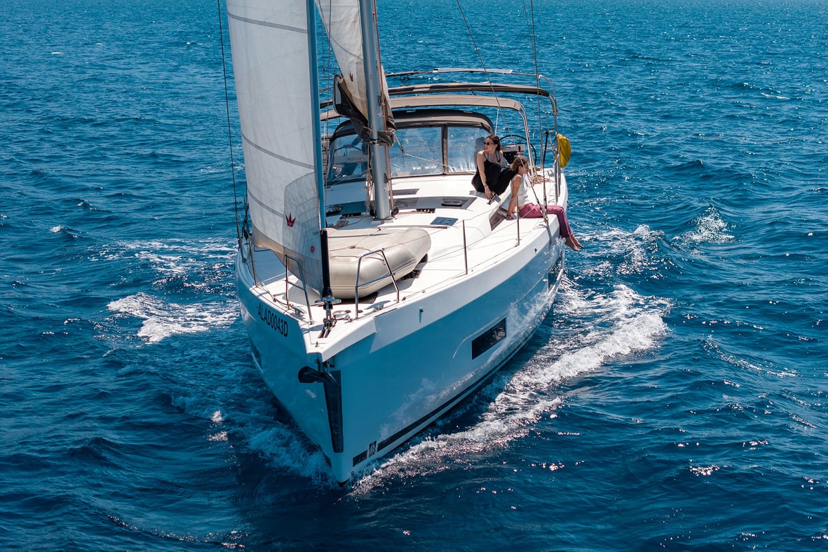 Dufour 470, Fortuna - Water maker, Solar Panel