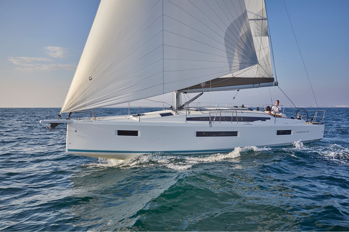 Sun Odyssey 410, Bonjour
