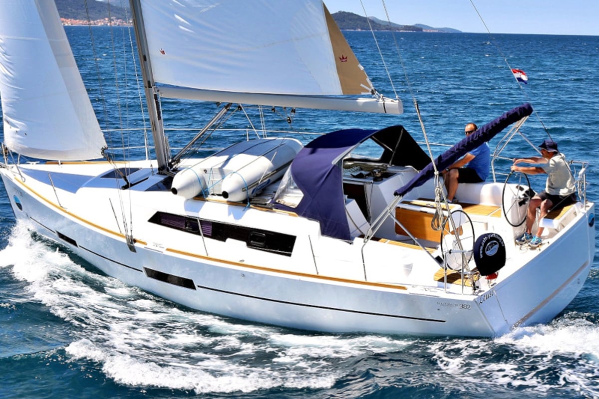 Dufour 382 Grand Large, LOUISE