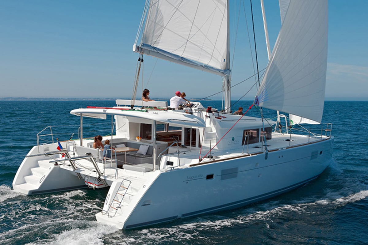 Lagoon 450, Saelma