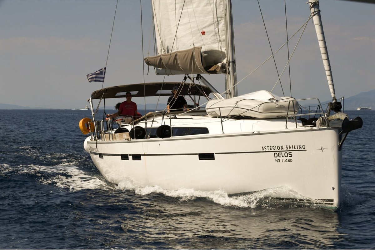 Bavaria Cruiser 46, Delos