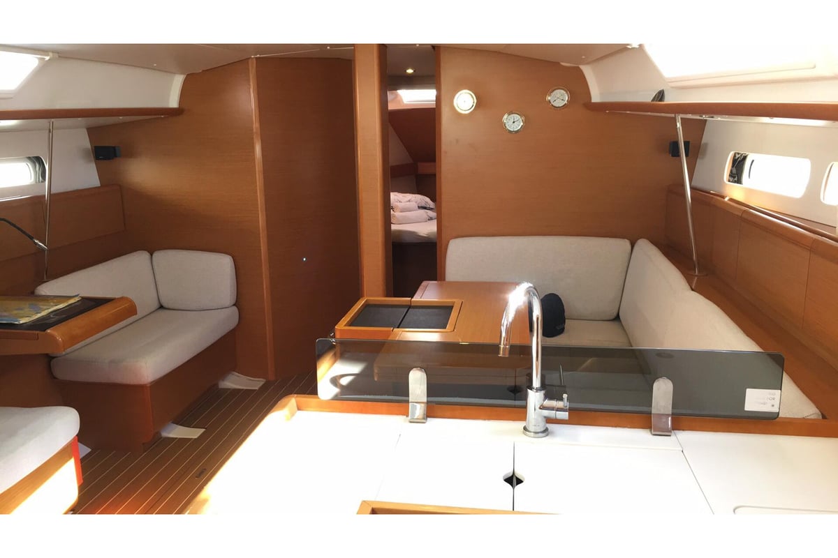 Sun Odyssey 439, Kontiki