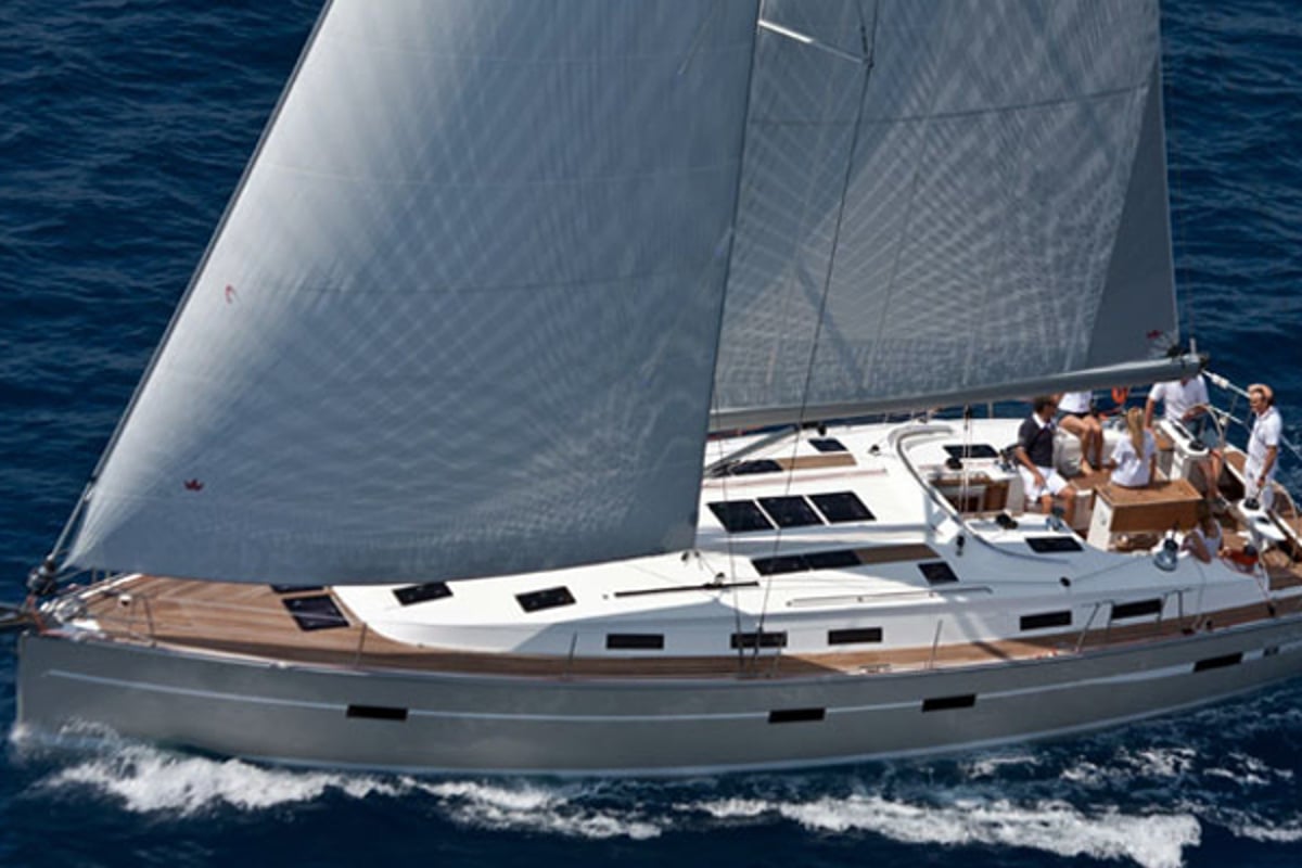 Bavaria Cruiser 50, Fija