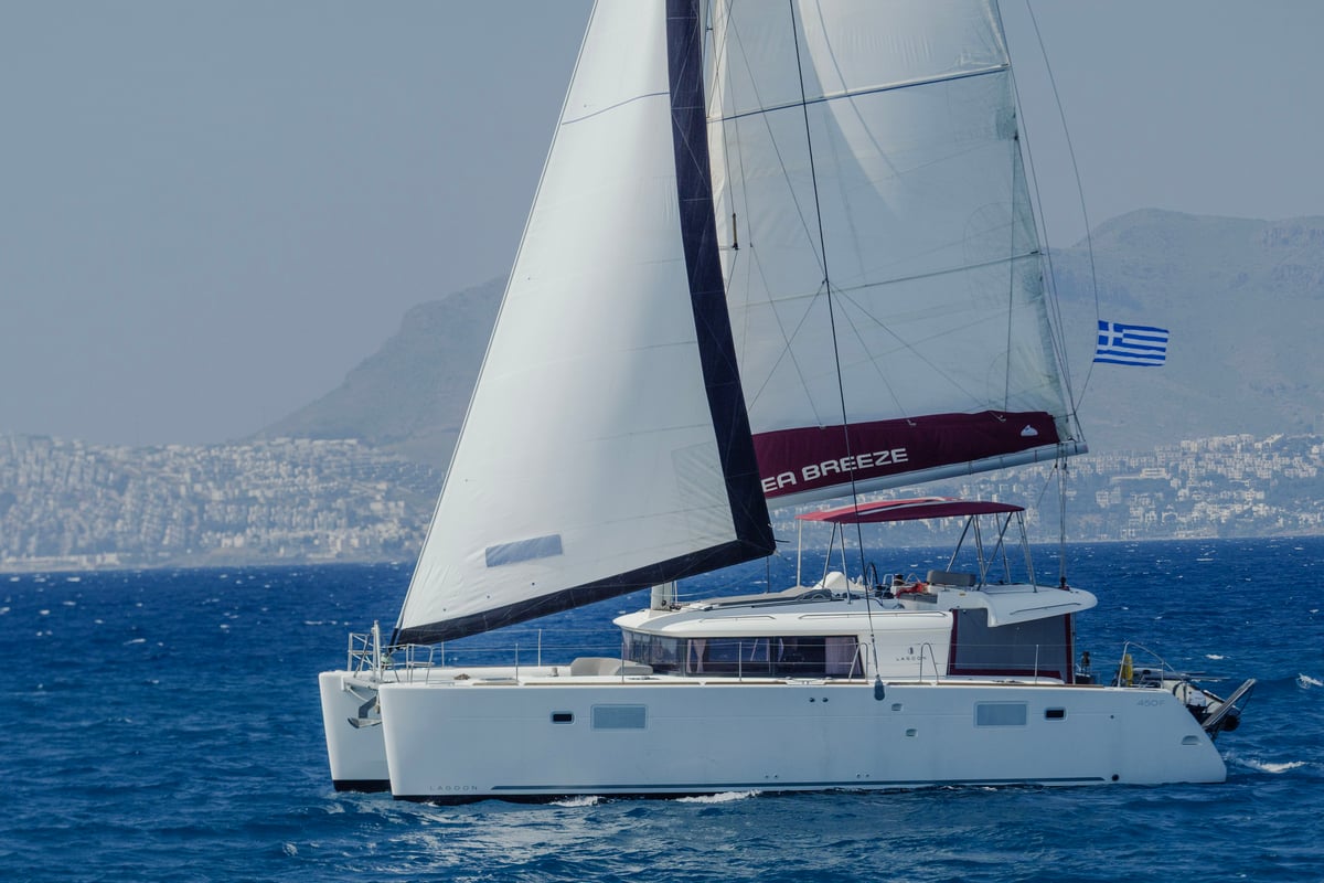 Lagoon 450 Fly, TBA