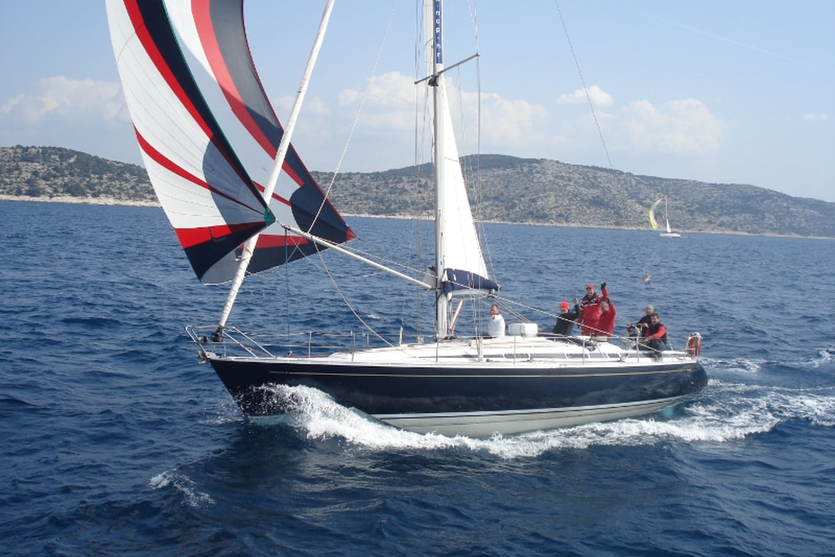 Grand Soleil 43, Skalice