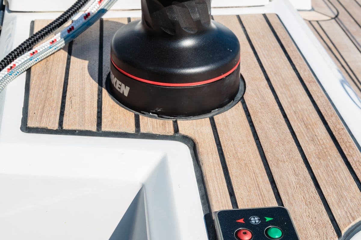 Oceanis 46.1, Eirene - Standard line