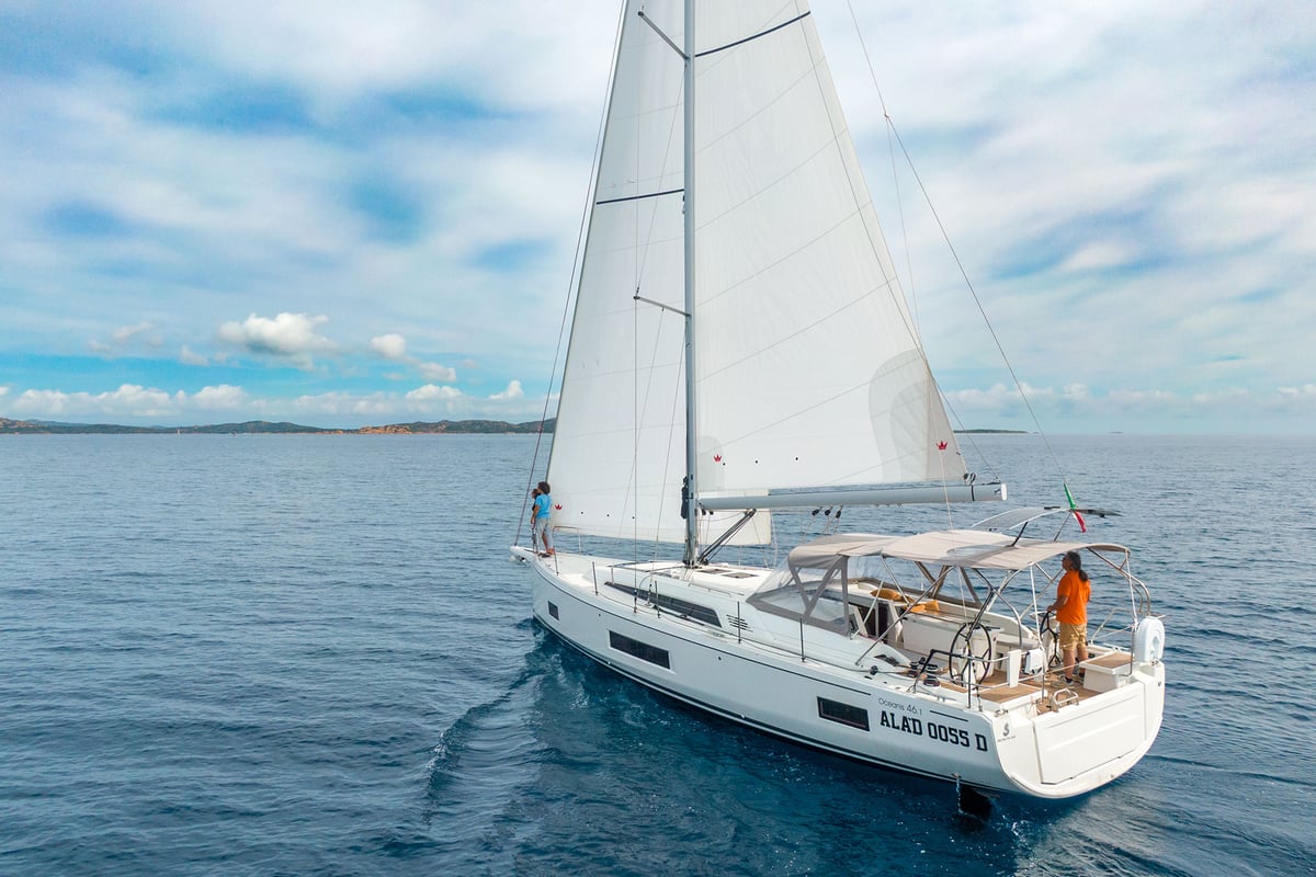 Oceanis 46.1, Circe - Water maker, Solar Panel