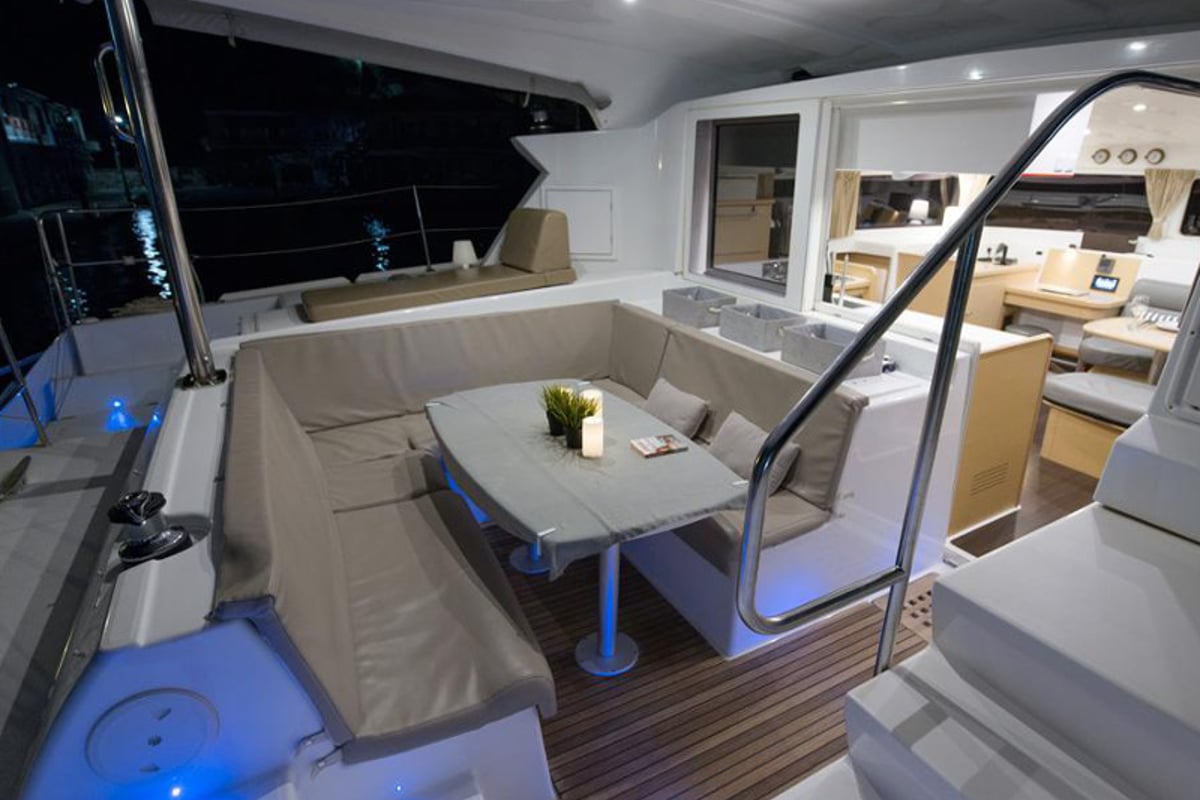 Lagoon 421, Nirvana AC Watermaker Gen + elegant pack refit 2022