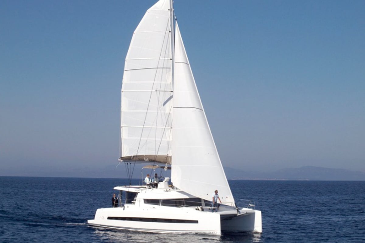 Bali 4.3, Daddy (A/C, Generator, Watermaker)