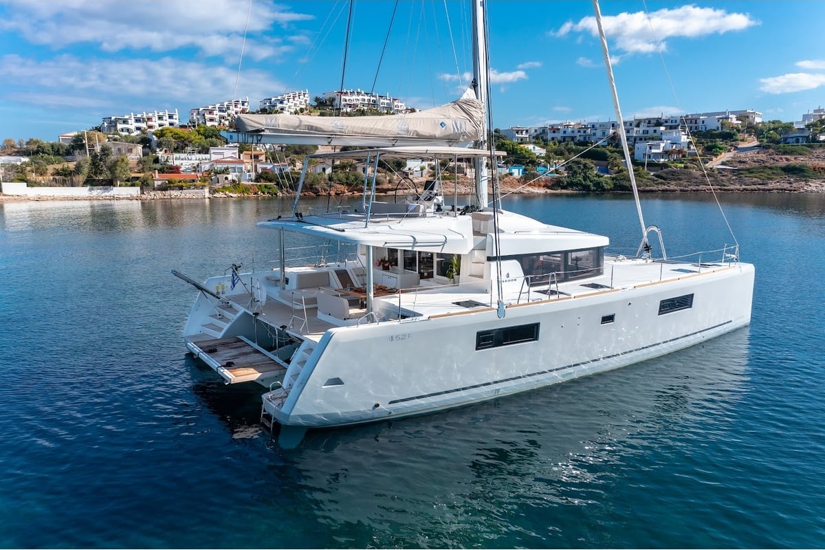 Lagoon 52F, Madinina
