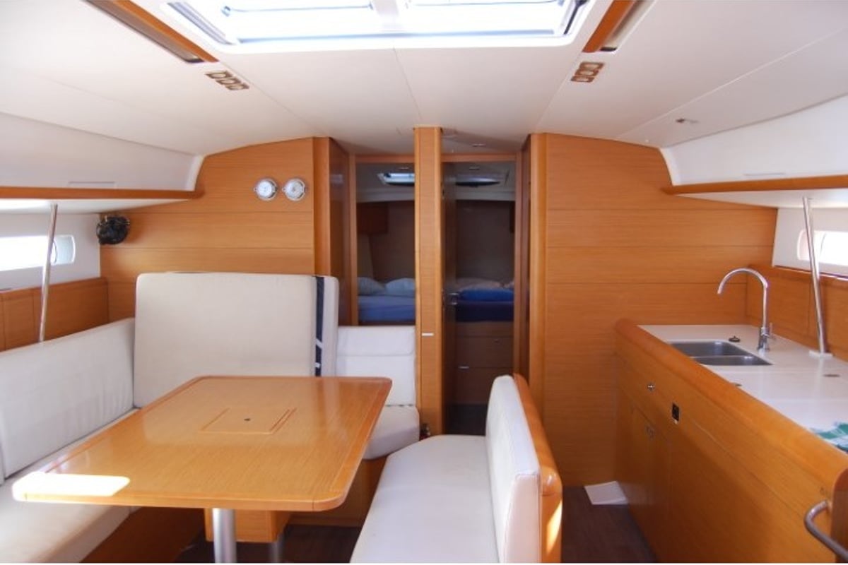 Sun Odyssey 519, Alboran Champagne (Radazul)
