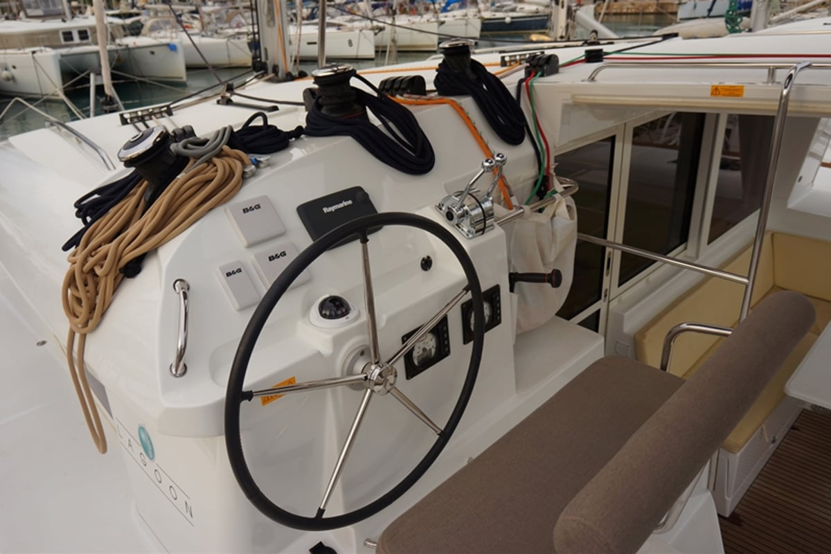 Lagoon 400 S2, Myrto