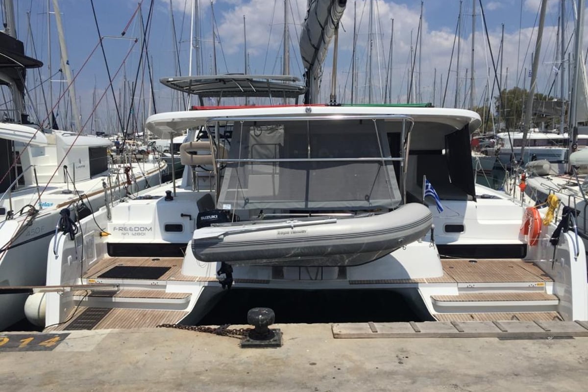 Lagoon 42, Freedom
