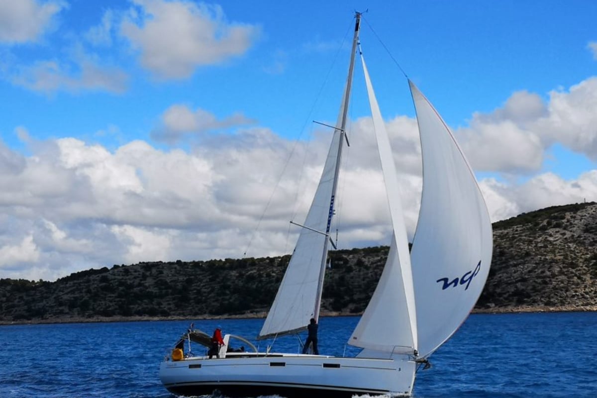 Oceanis 45, Neška II 