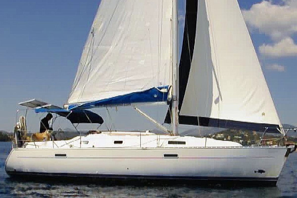 Oceanis 331, SY Romantika