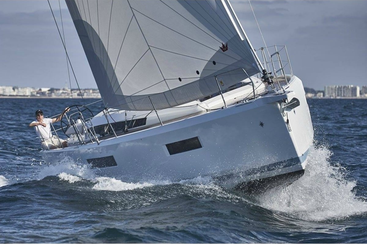 Sun Odyssey 440, Ondeck