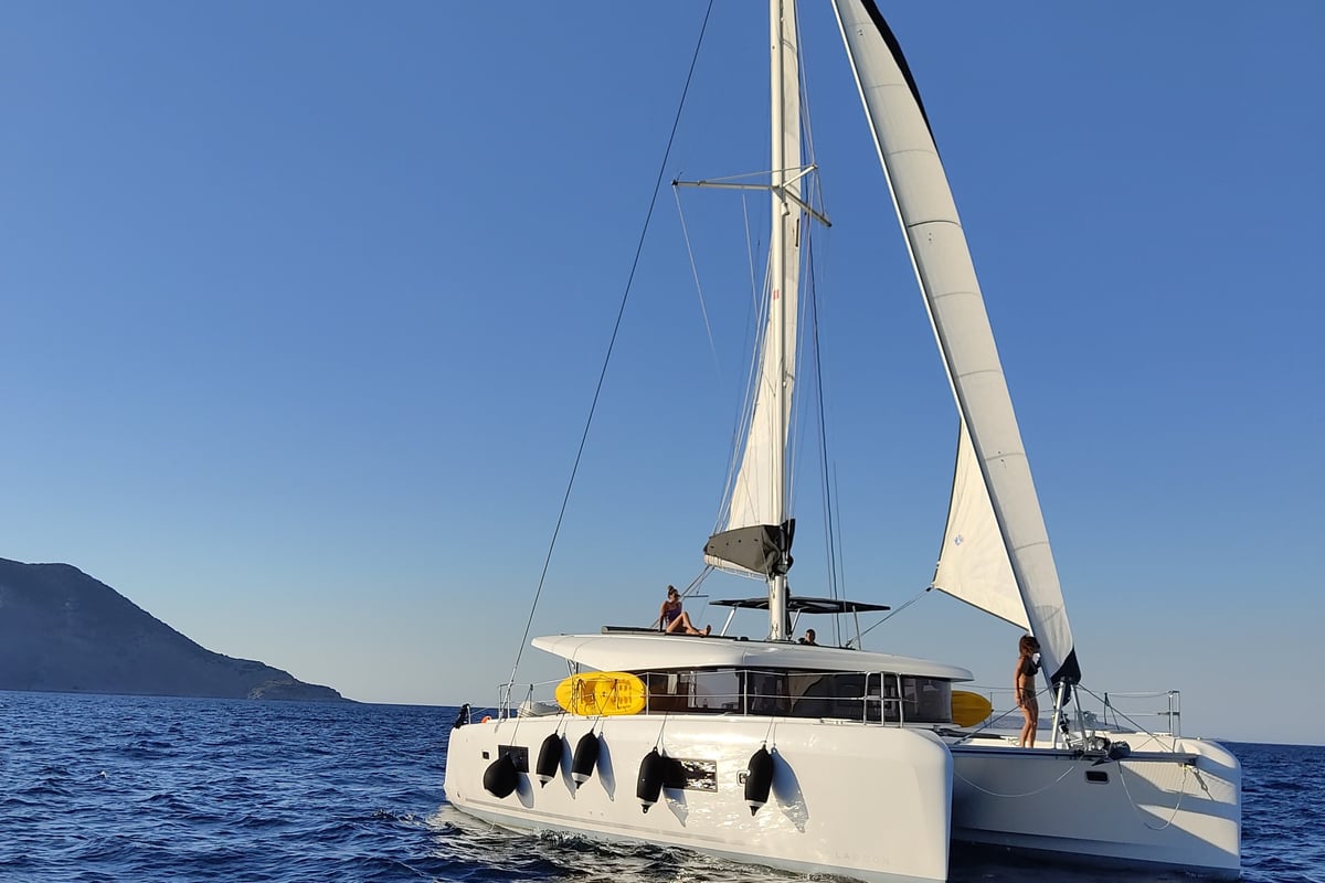 Lagoon 42, Aenaos