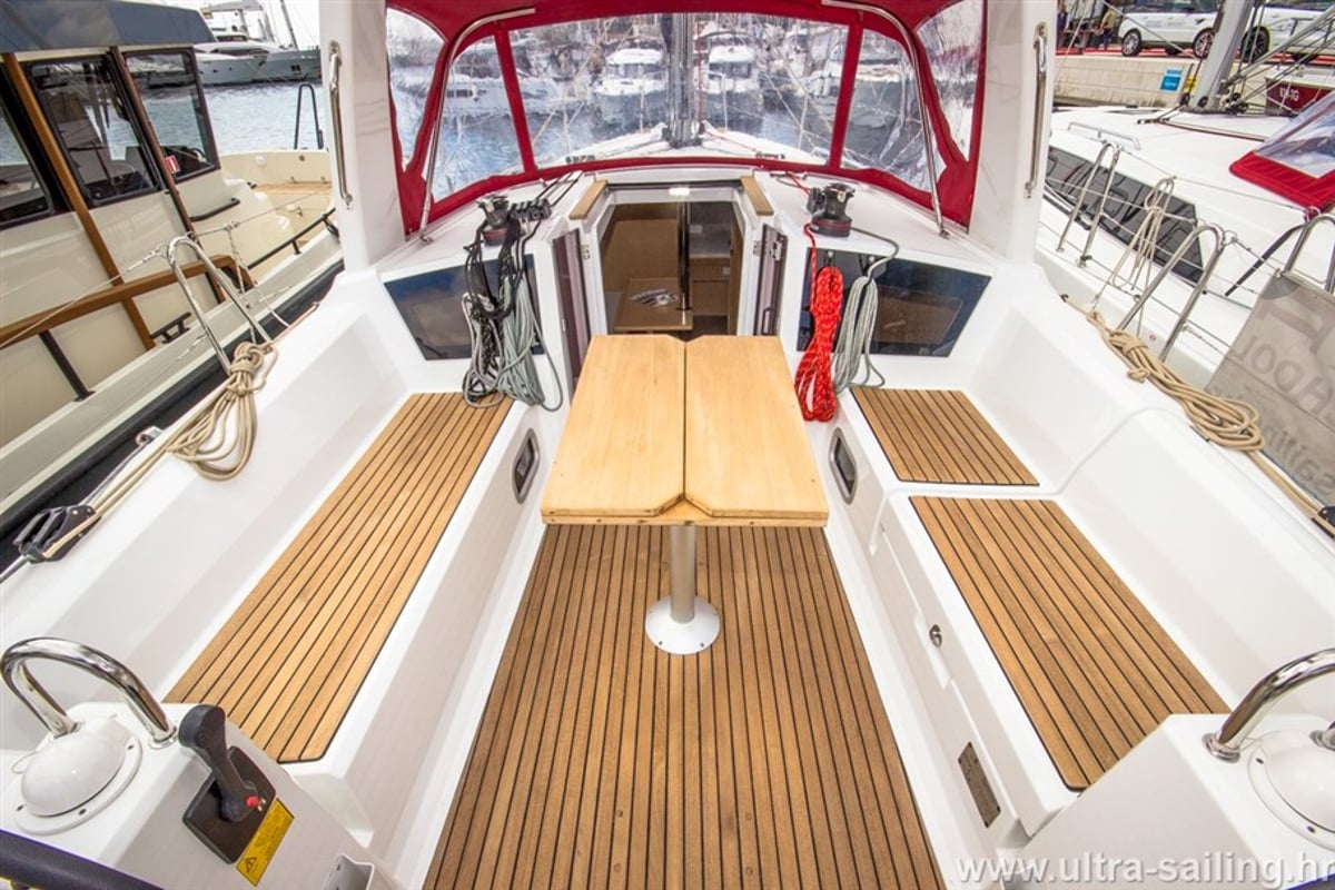 Oceanis 35, GALA