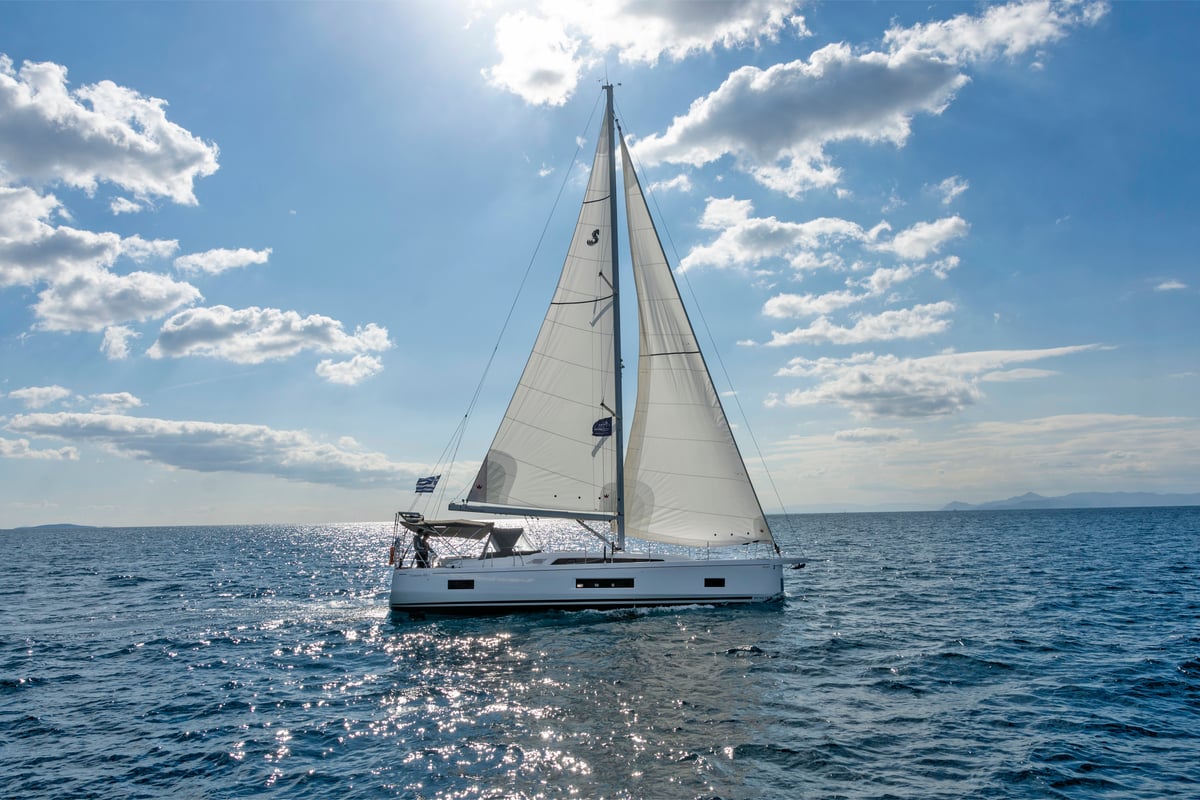 Oceanis 46.1, WHISPER