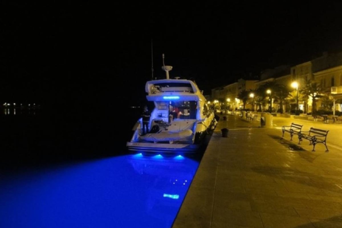 Sunseeker Manhattan 50, Aviator