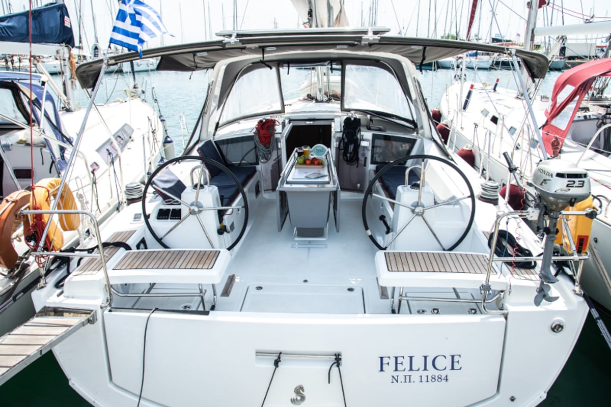 Oceanis 41.1, Felice