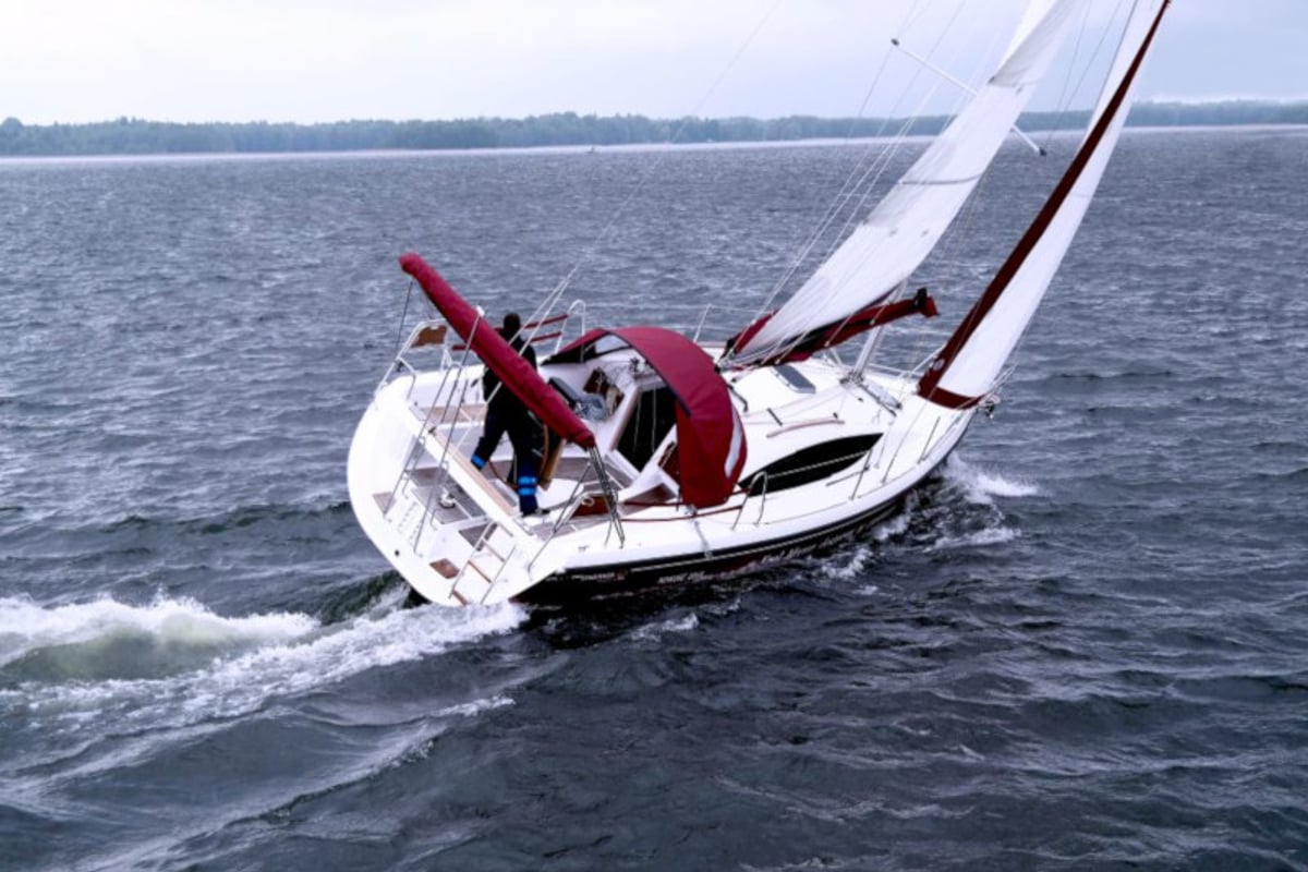 Maxus 33.1 RS Prestige, MIDNIGHT SUN