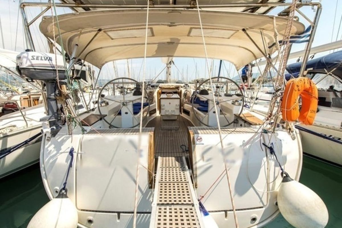 Bavaria 45 Cruiser, Esperos