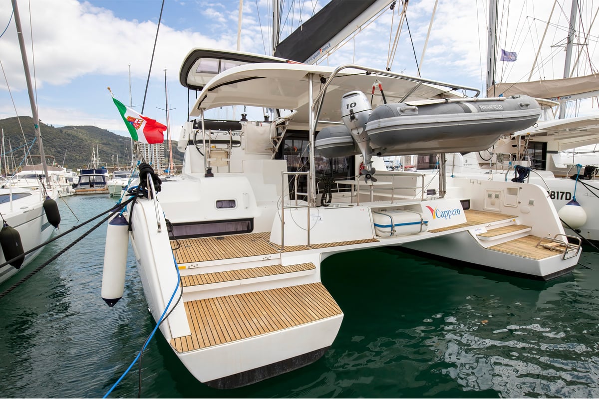 Lagoon 42, Cappero - Standard line