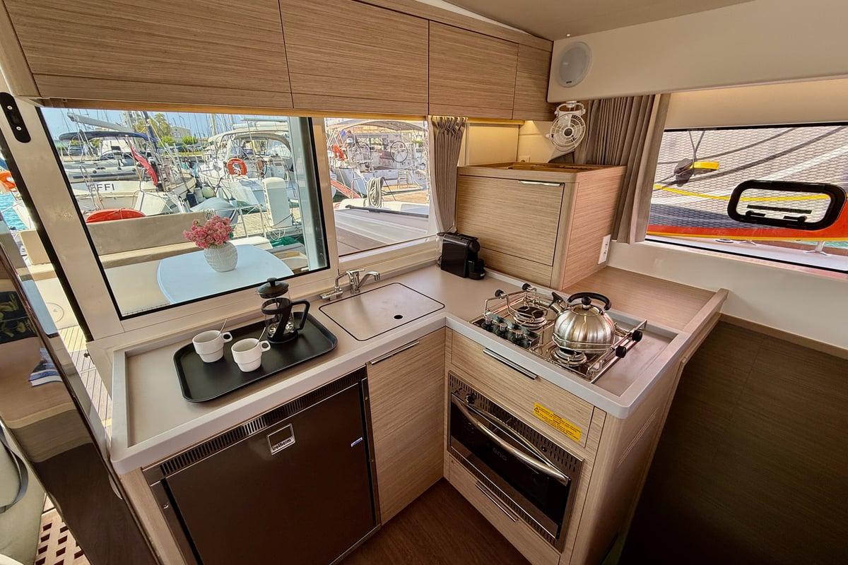 Lagoon 40, BLUE HORIZON