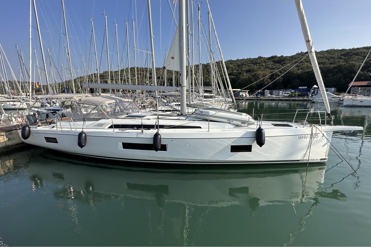 Oceanis 51.1, Dune