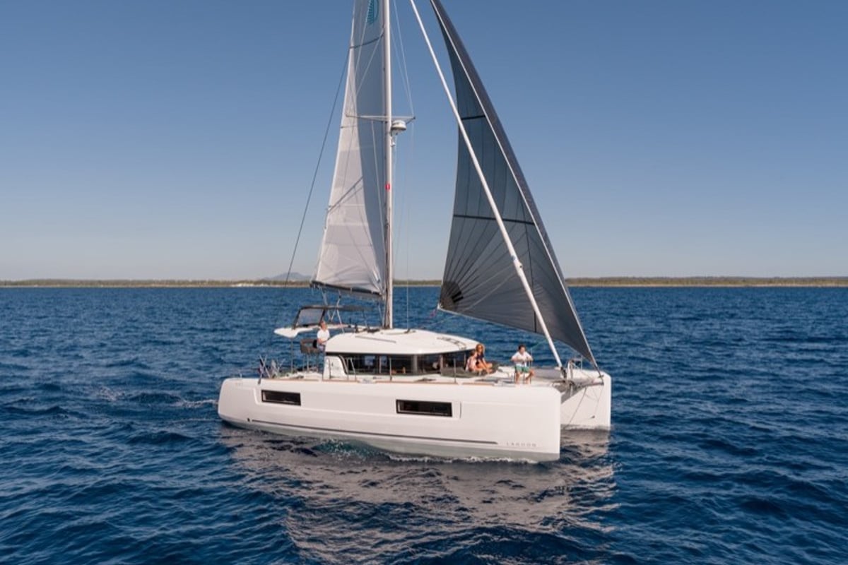 Lagoon 40, Gelso - Standard line