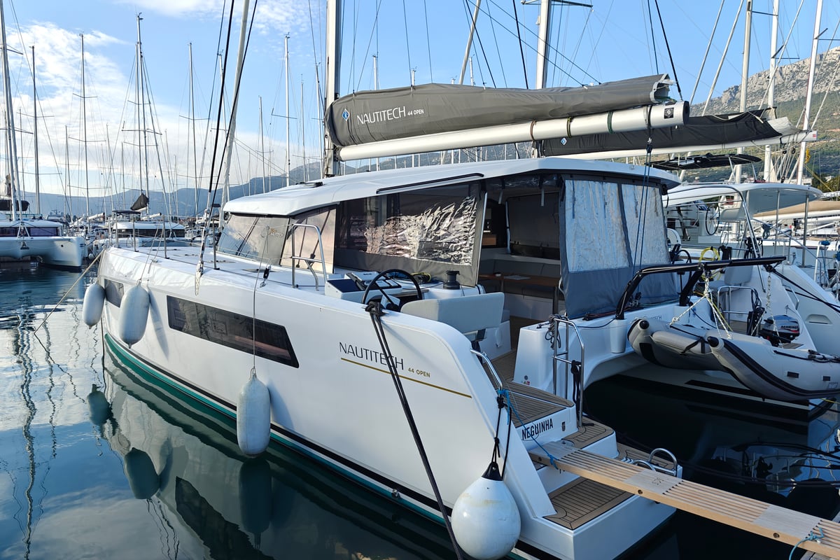 Nautitech 44 Open, Neguinha