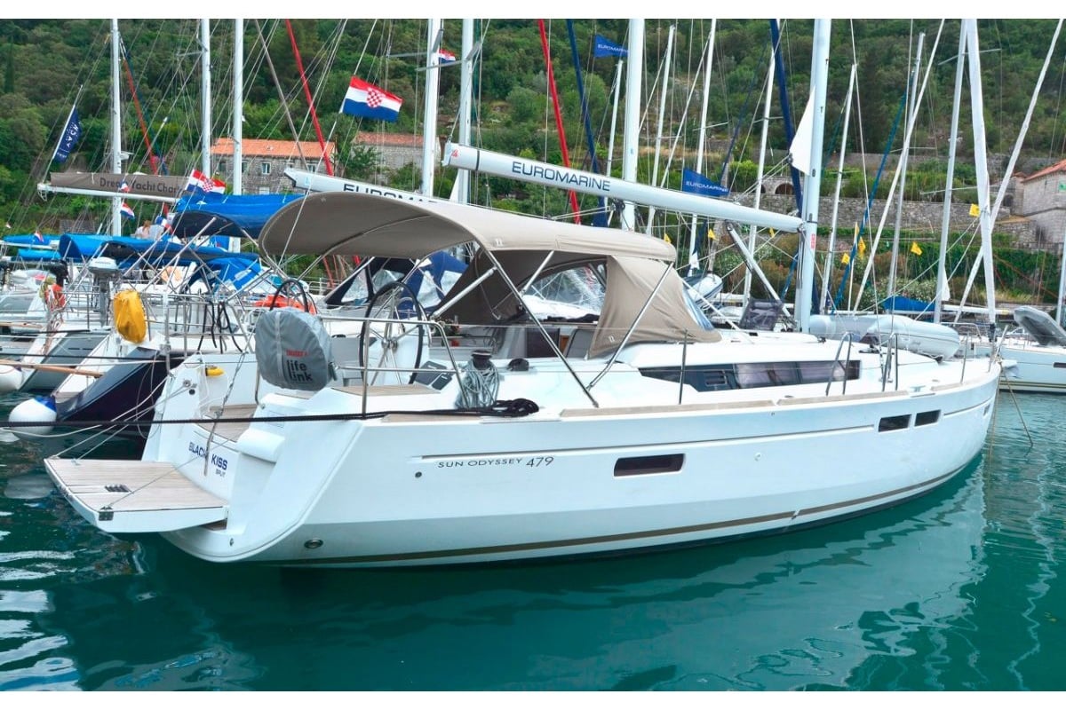 Sun Odyssey 479, Black Kiss