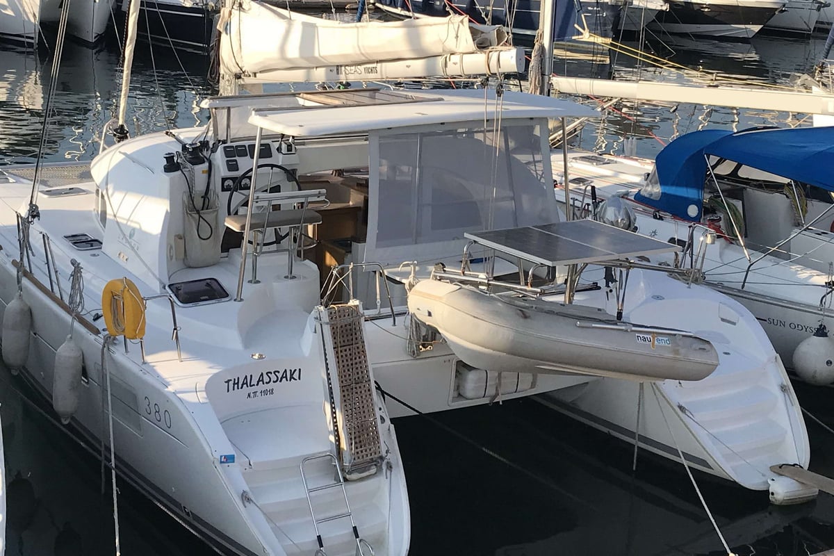 Lagoon 380, Thalassaki
