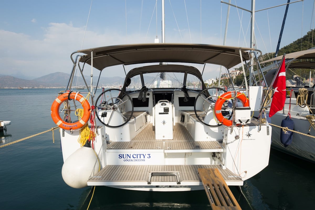 Sun Odyssey 410, Suncity 3