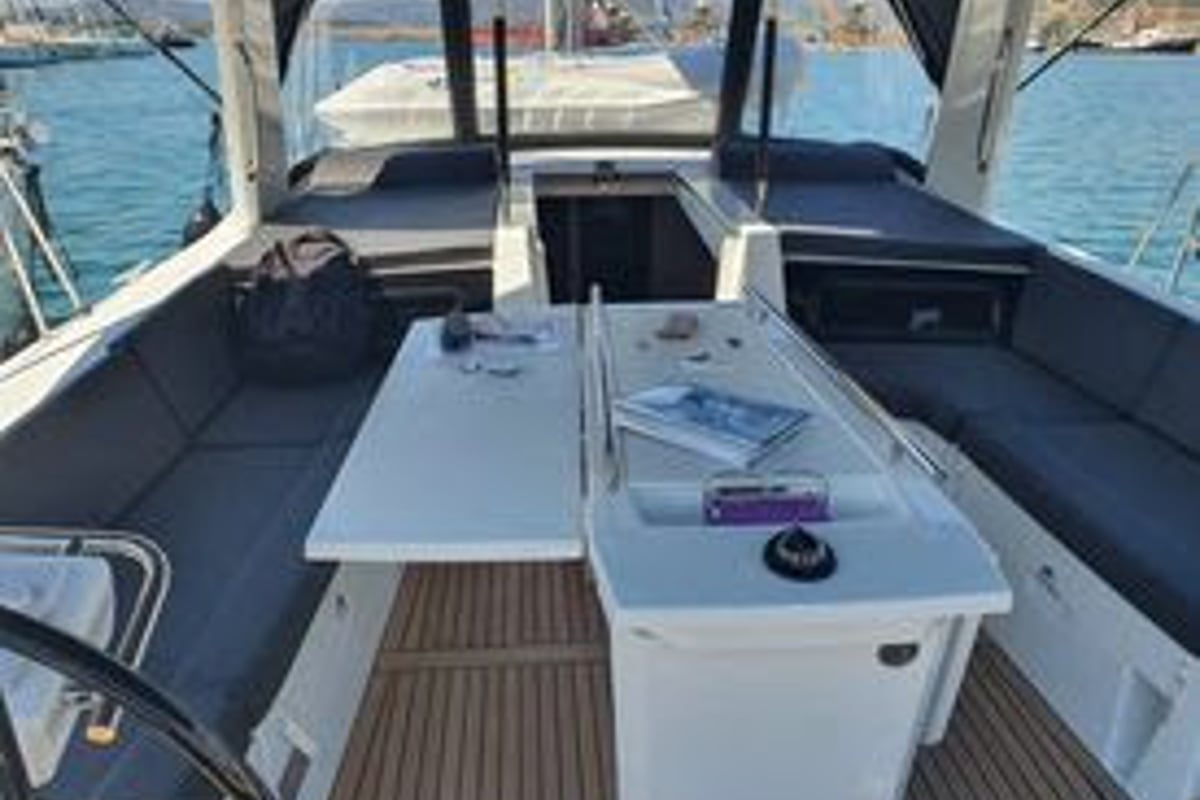 Oceanis 46.1, Anemos