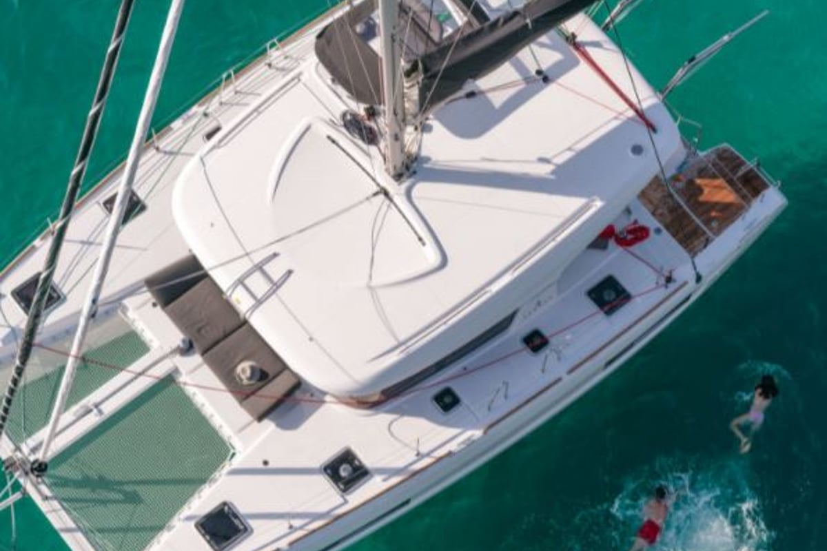 Lagoon 40, Solentia
