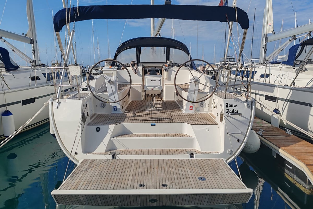 Bavaria Cruiser 46, Janus