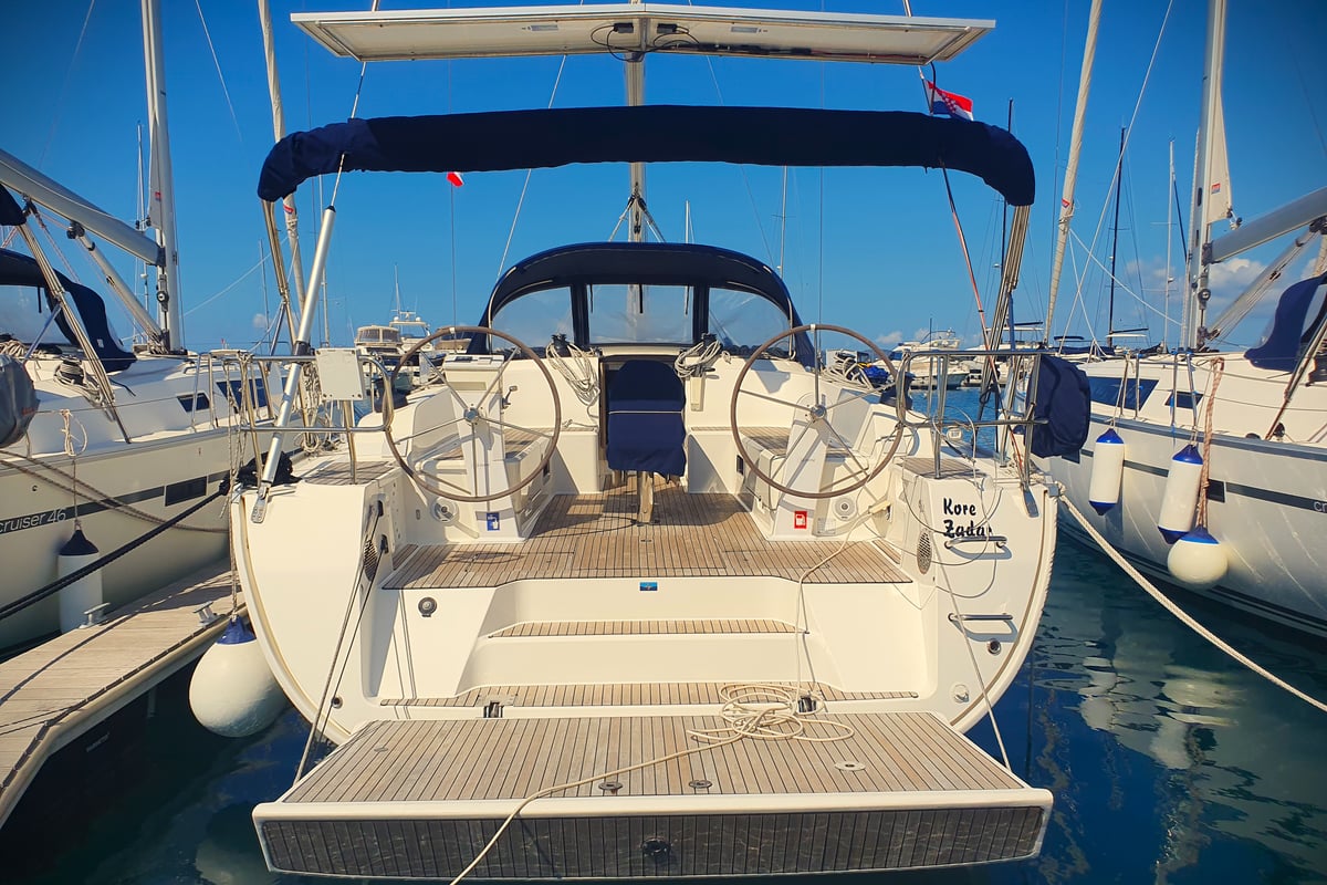 Bavaria Cruiser 46, Kore