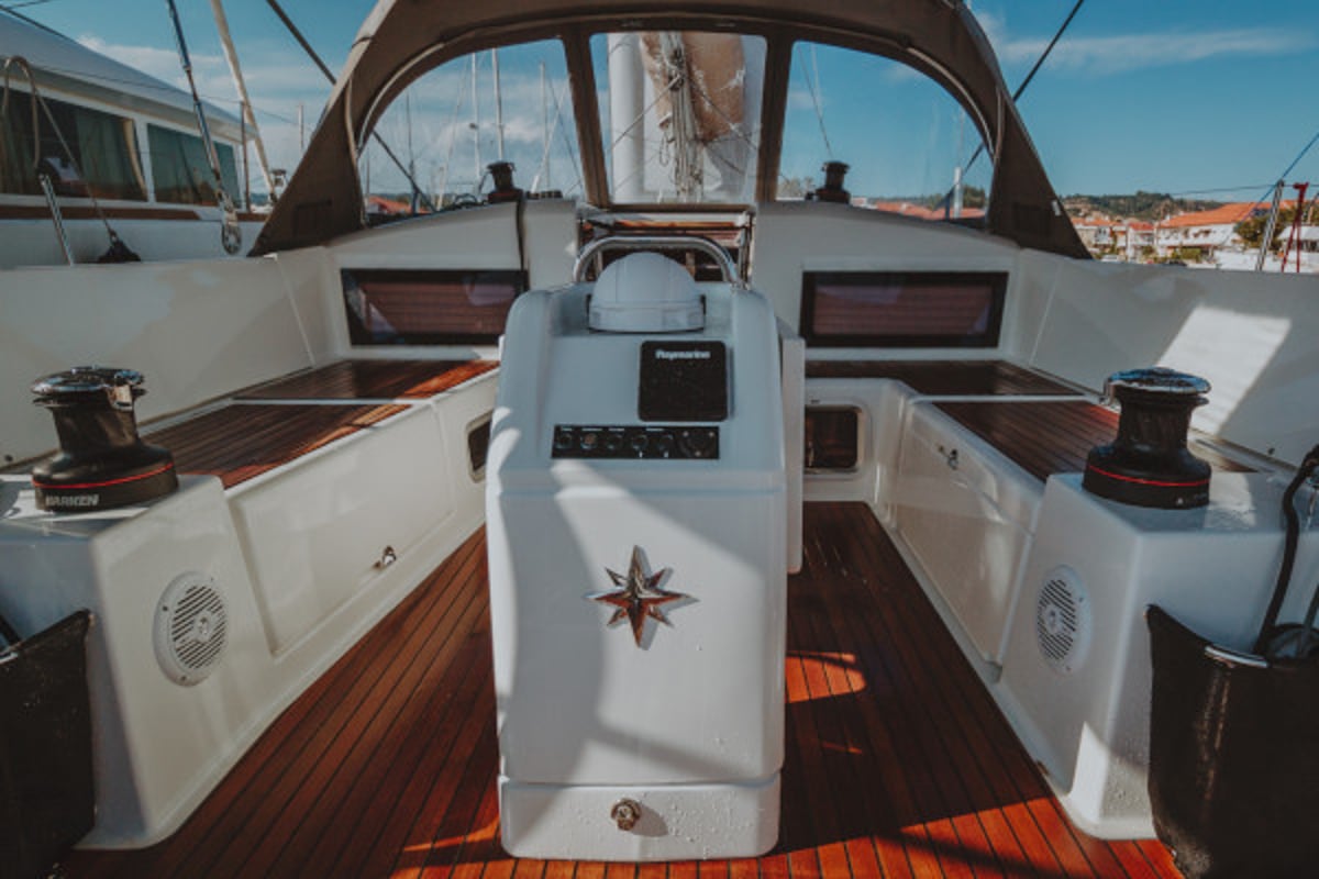 Sun Odyssey 440, Eleni