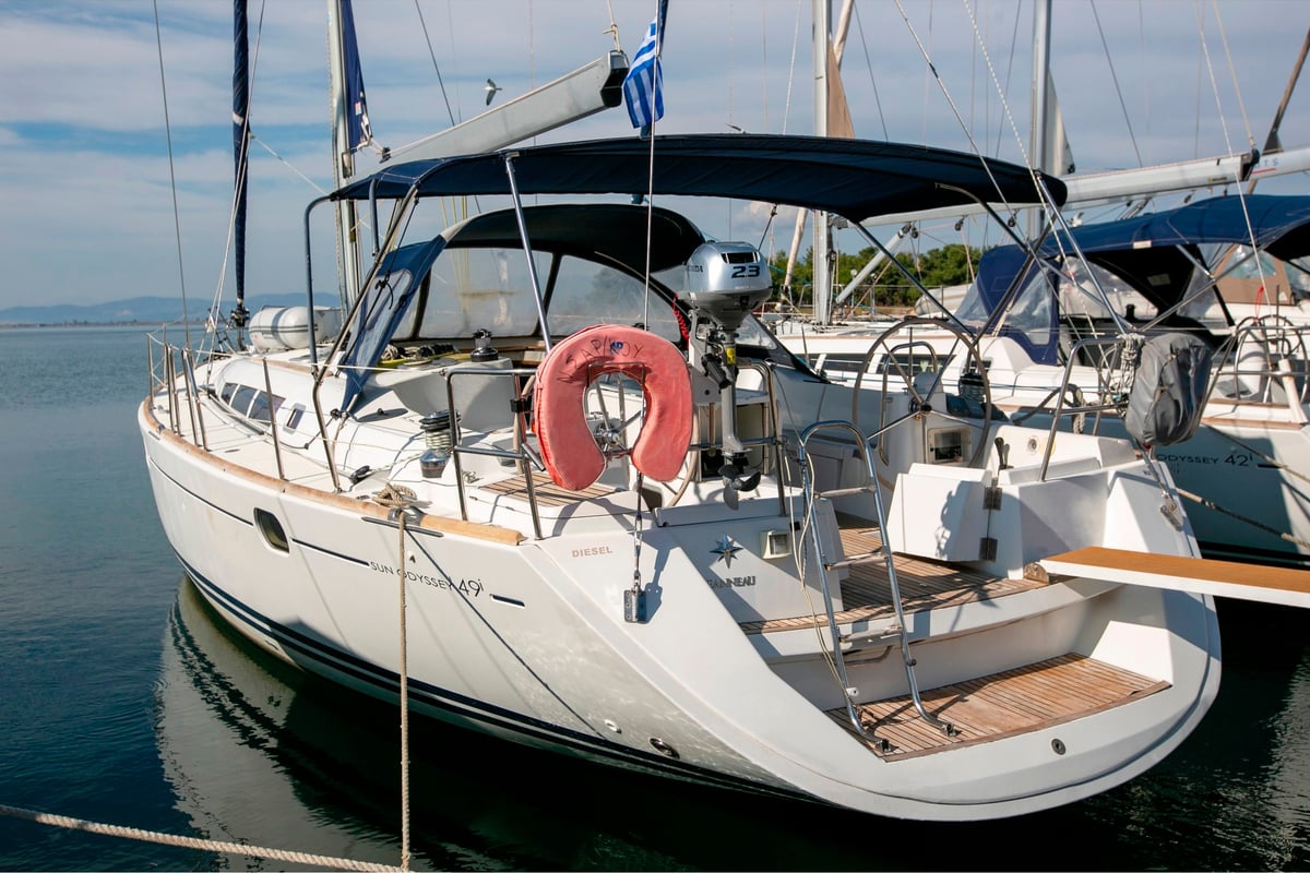 Sun Odyssey 49i, Mimi