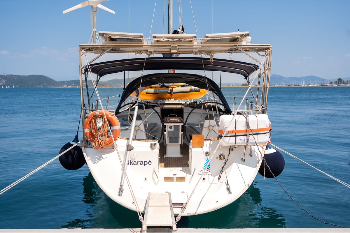 Bavaria 44, Skarape