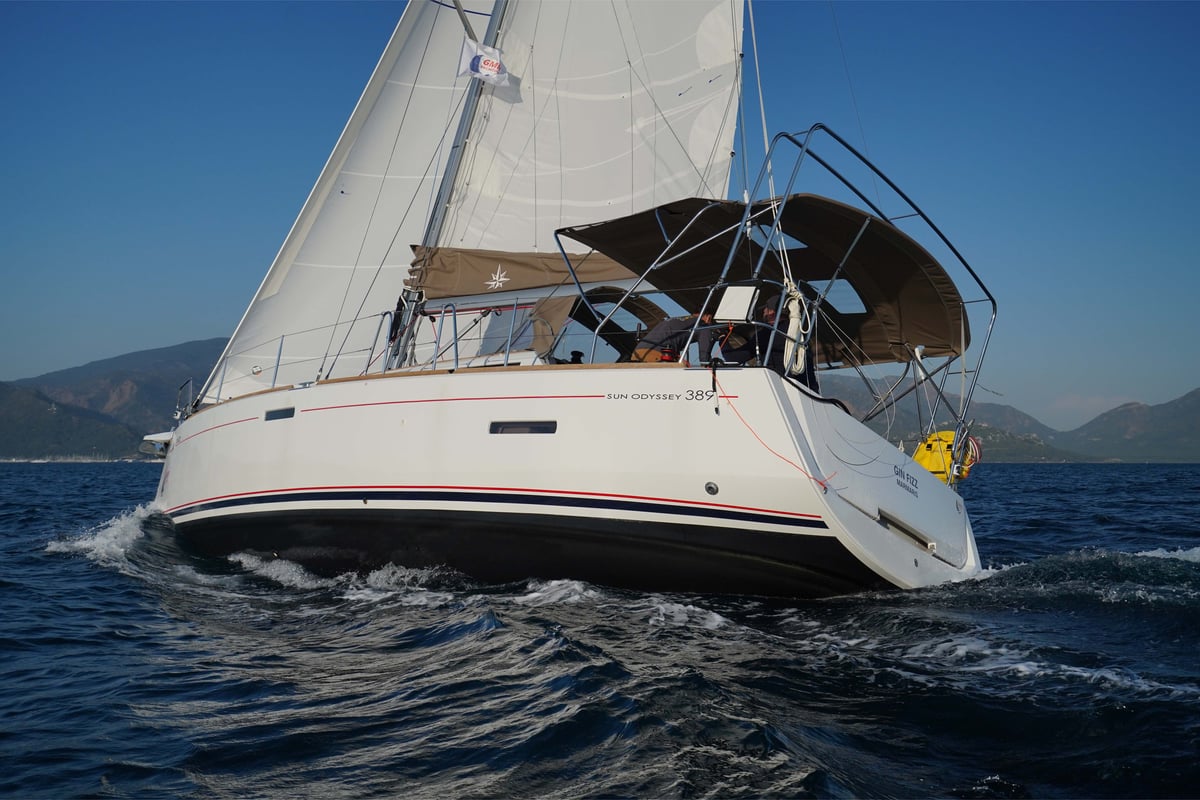 Sun Odyssey 389, Gin Fizz