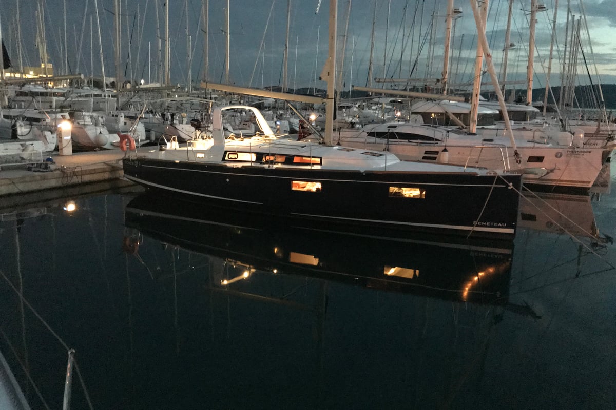 Oceanis 38.1, Baby Dory