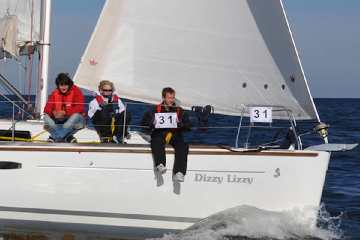 Oceanis 34, Dizzy Lizzy
