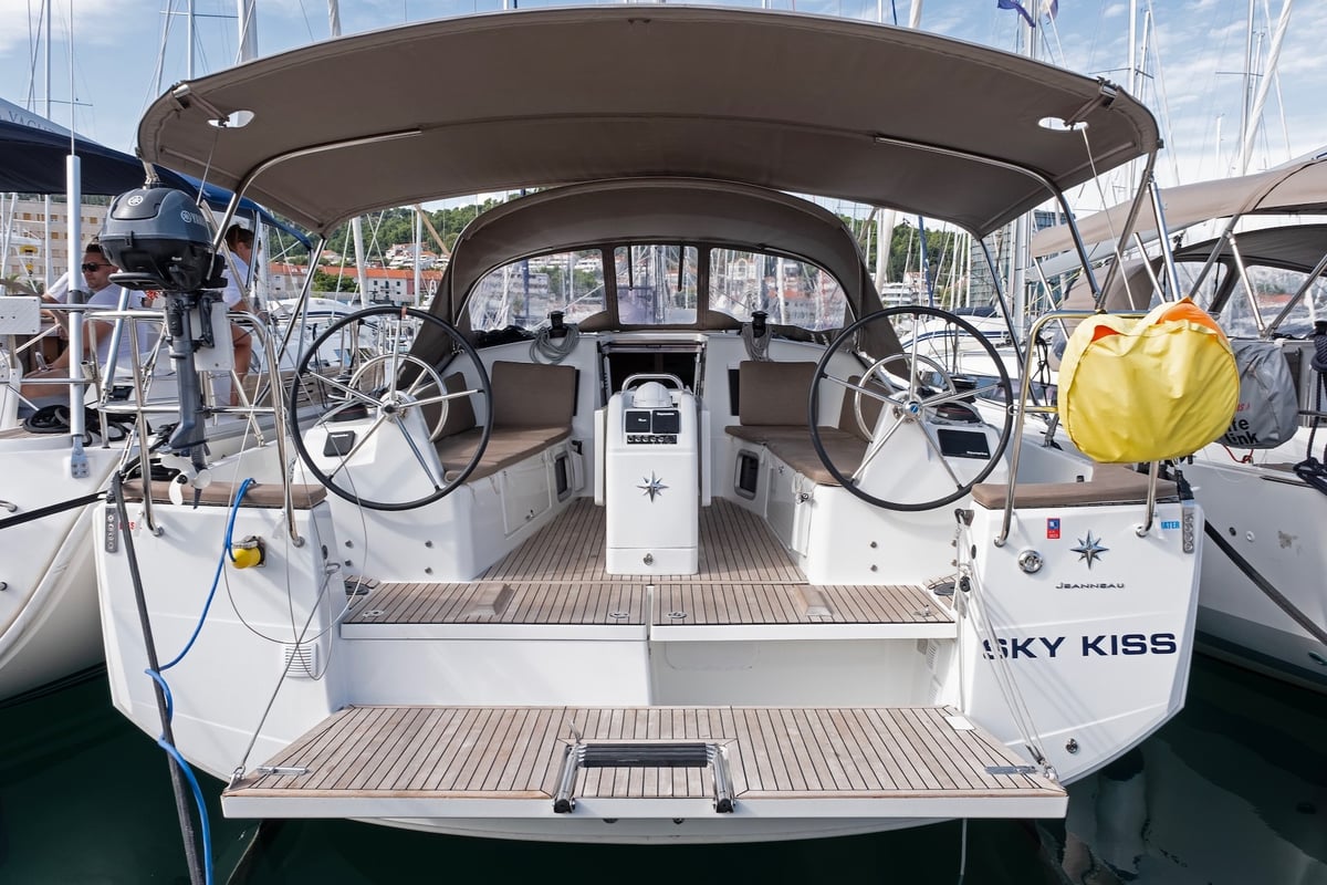 Sun Odyssey 410, Sky Kiss