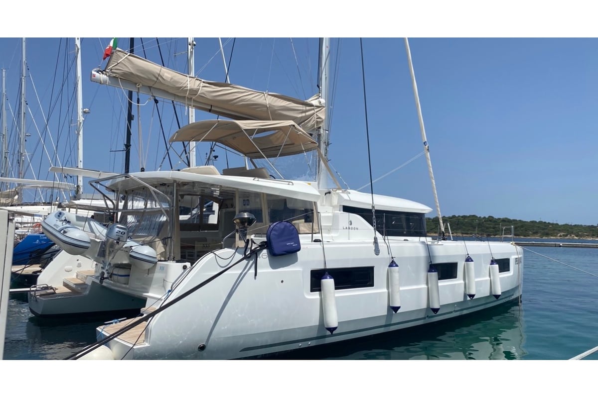 Lagoon 46, Blue Alma
